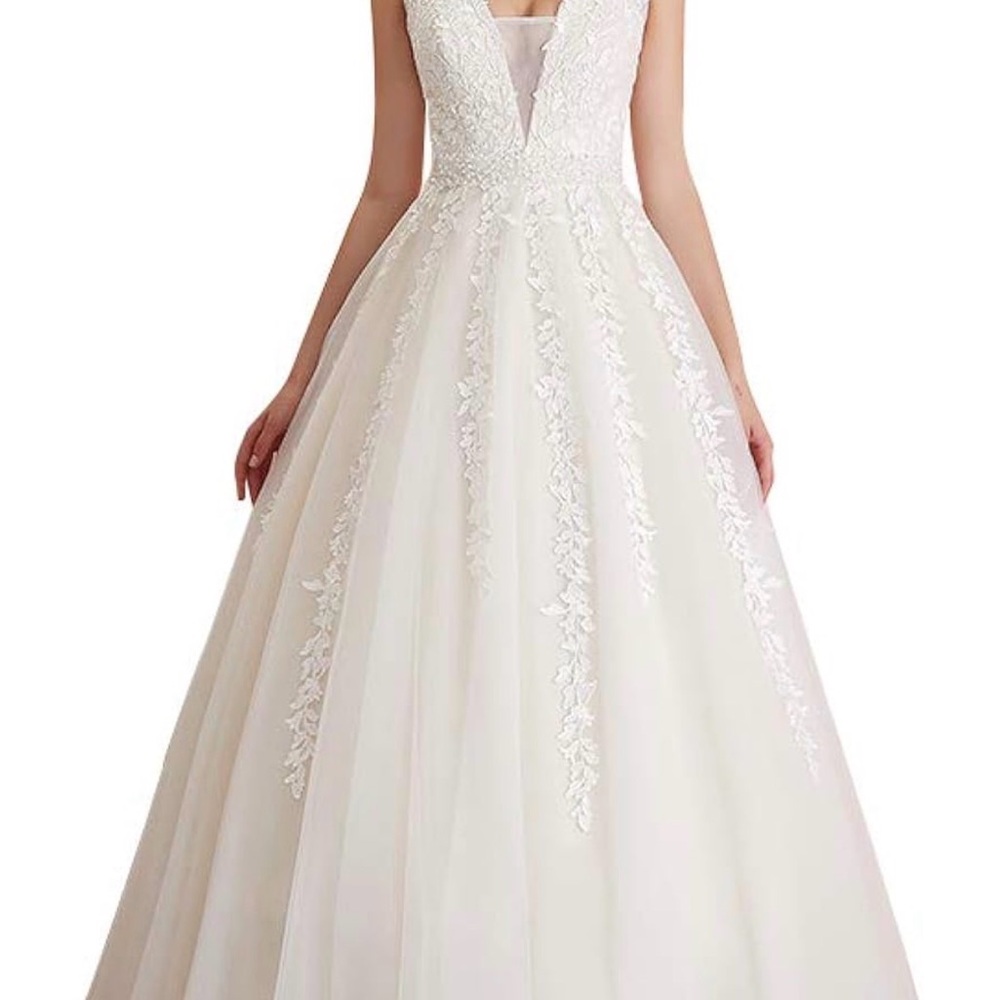 Elegant White Lace Evening Gown